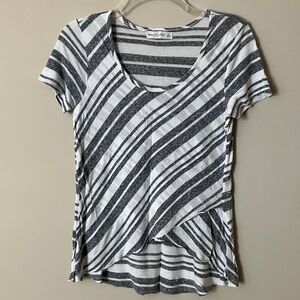 A&F Diagonal Striped Tee in Gray and White